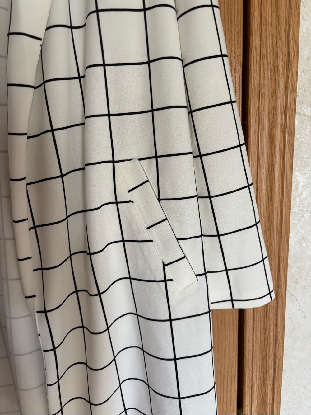 MELLODAY Black & Off White Plaid Long Trench Style Blazer - Picture 8 of 15